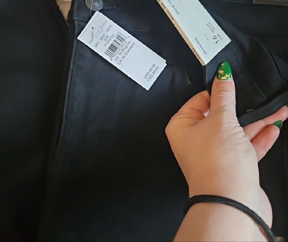 Women's Black Jeans - Picture 4 of 7